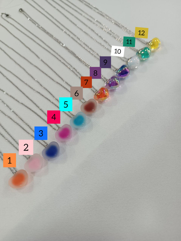 گردنبند قلب آبنباتی (قلب شیشهای) – زنجیر استیل رنگ ثابت، مدل دخترانه فانتزی