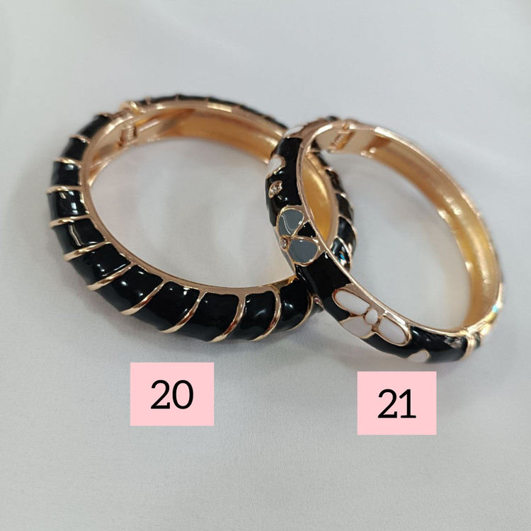 النگو میناکاری فریسایز با قفل فنری – طرح سنتی رنگارنگ