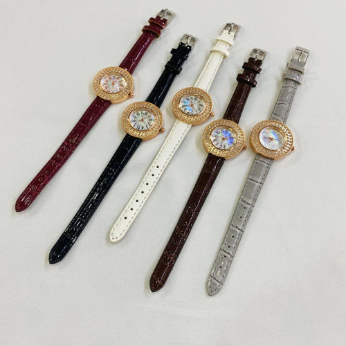 ساعت مچی زنانه چرمی