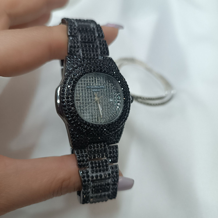 ساعت مجلسی زنانه فول نگین مشکی و دستبند کشی