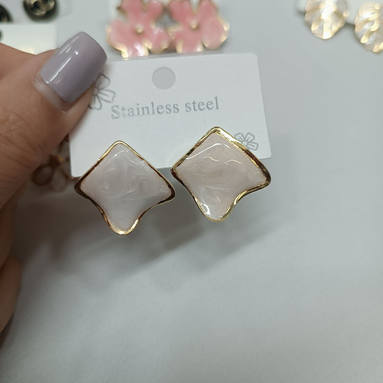 گوشواره میناکاری زنانه | رنگ ثابت و ضد حساسیت